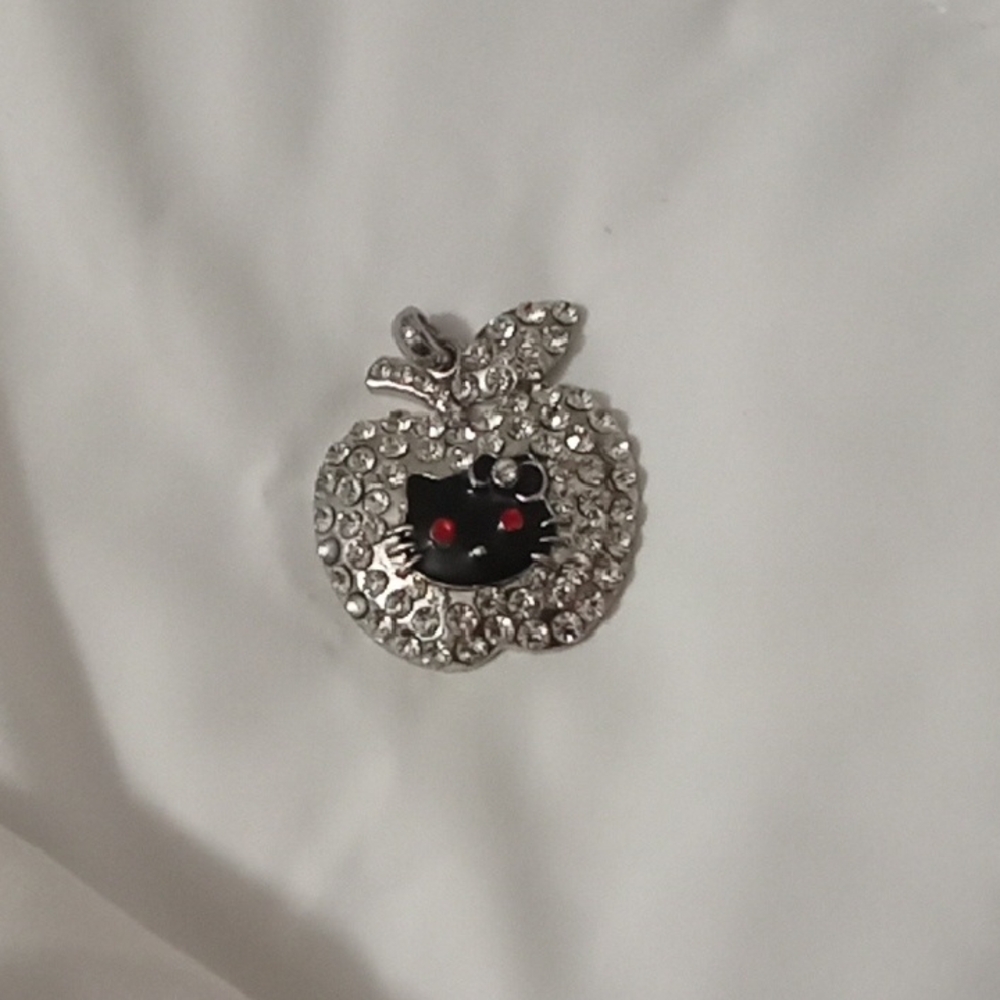 Elegant Silver and Black Cat Brooch